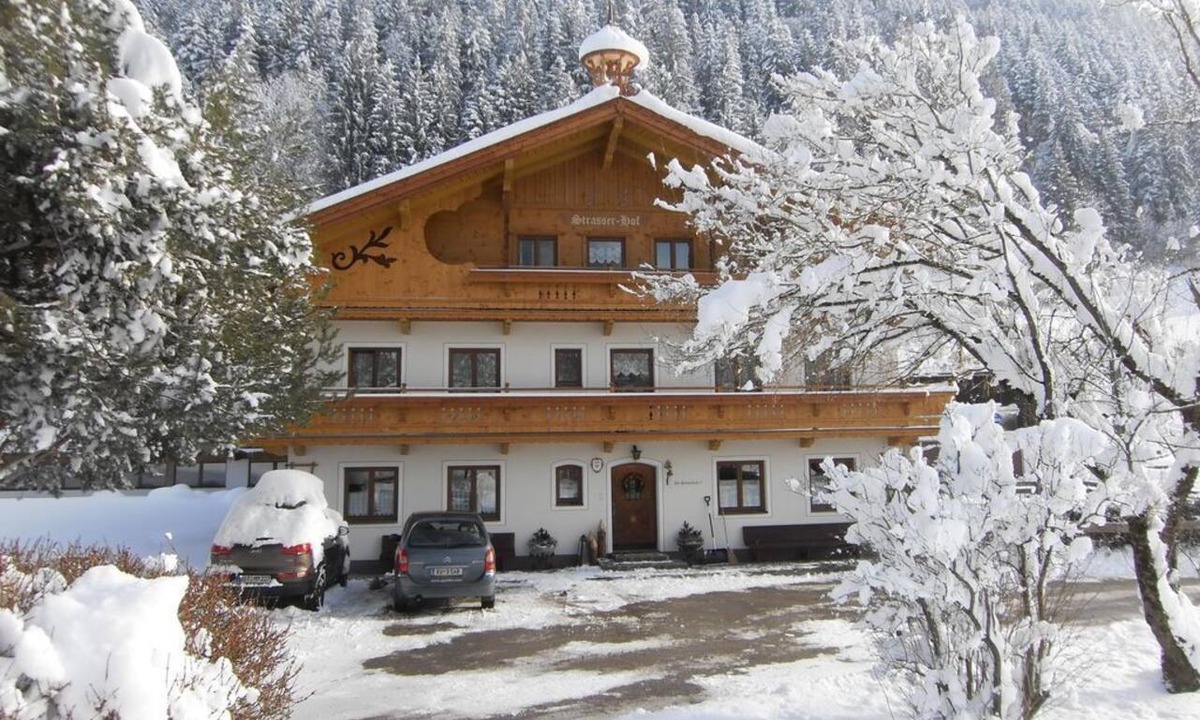 Soell House | Triple Room with Shower, Toilet - Bauernhof Strasserhof