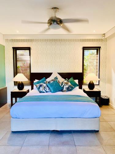 Port Douglas Apartment | Tropical Lagoon King Suite - Swimout - Sea Temple Resort & Spa