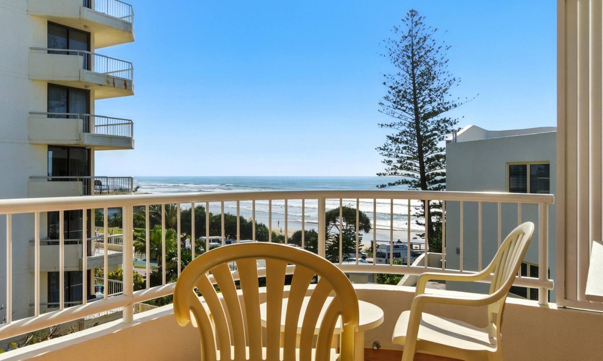 Coolum Beach Apartment | Unit 18 Baywatch One bedroom Ocean View Apartment