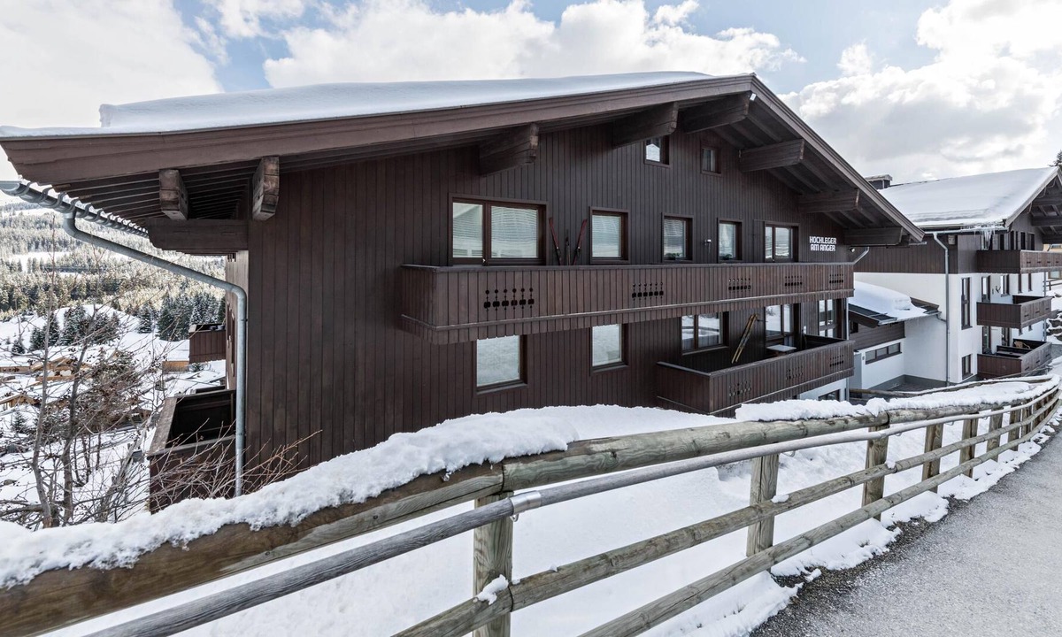 Konigsleiten Apartment | Vacation apartment "Haus Am Anger - Top 31" in the Zillertal Arena, Wi-Fi and balcony; parking