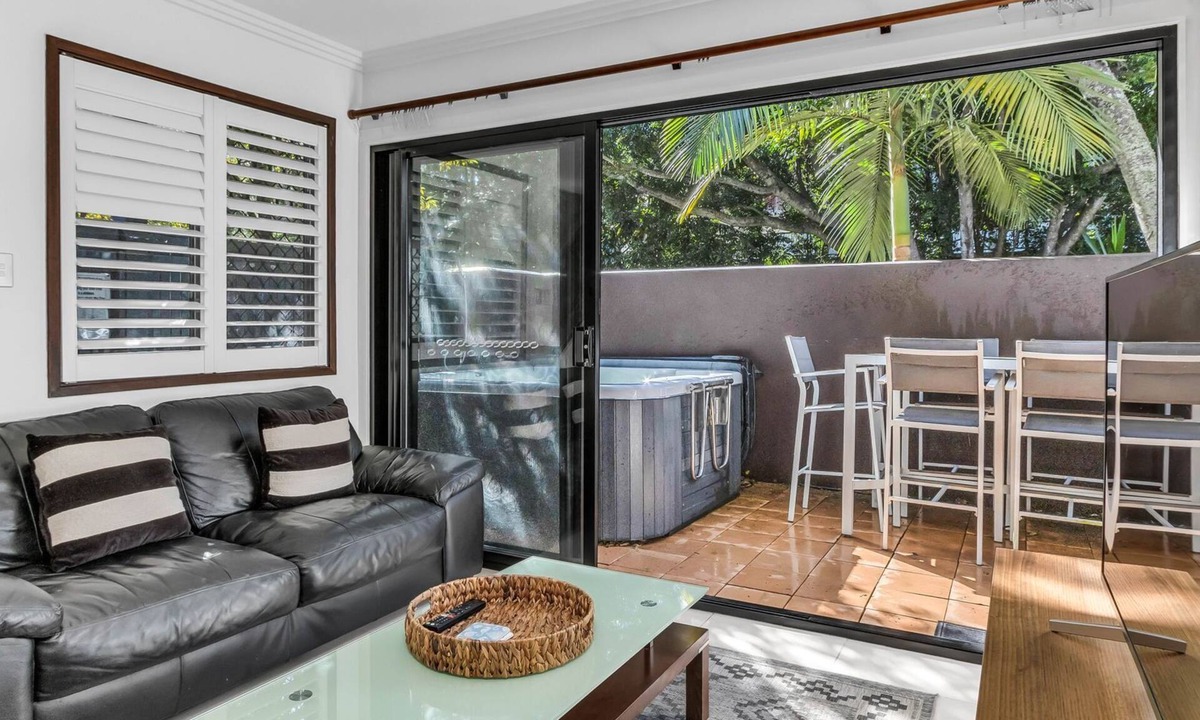 Hastings Point House | Villa 1 at Hastings Point - Modern 3-Bedroom Retreat with Heated Spa, Near Beach & Creek