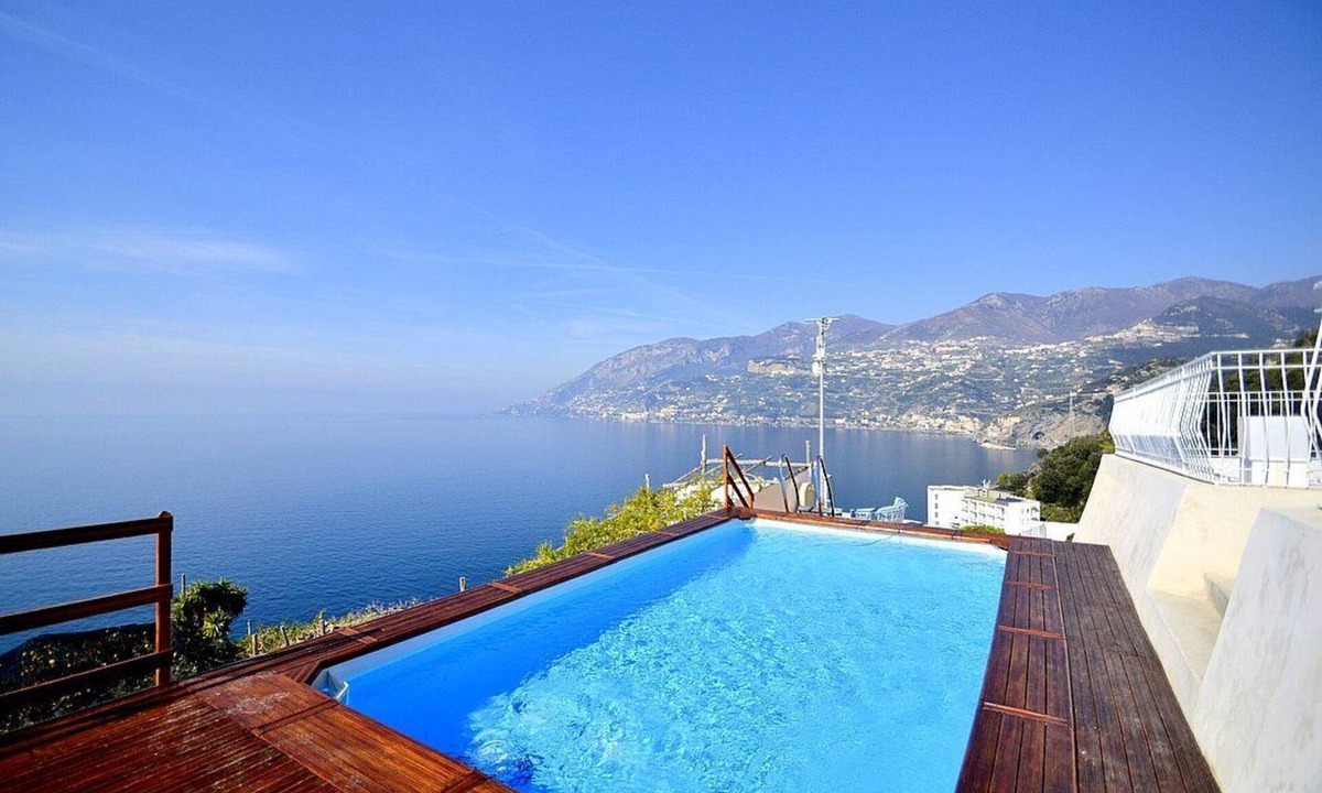 Maiori Villa | Villa Fresia: A splendid and luminous two-story villa built on the sloping cliff in front of the sea, with Free WI-FI.