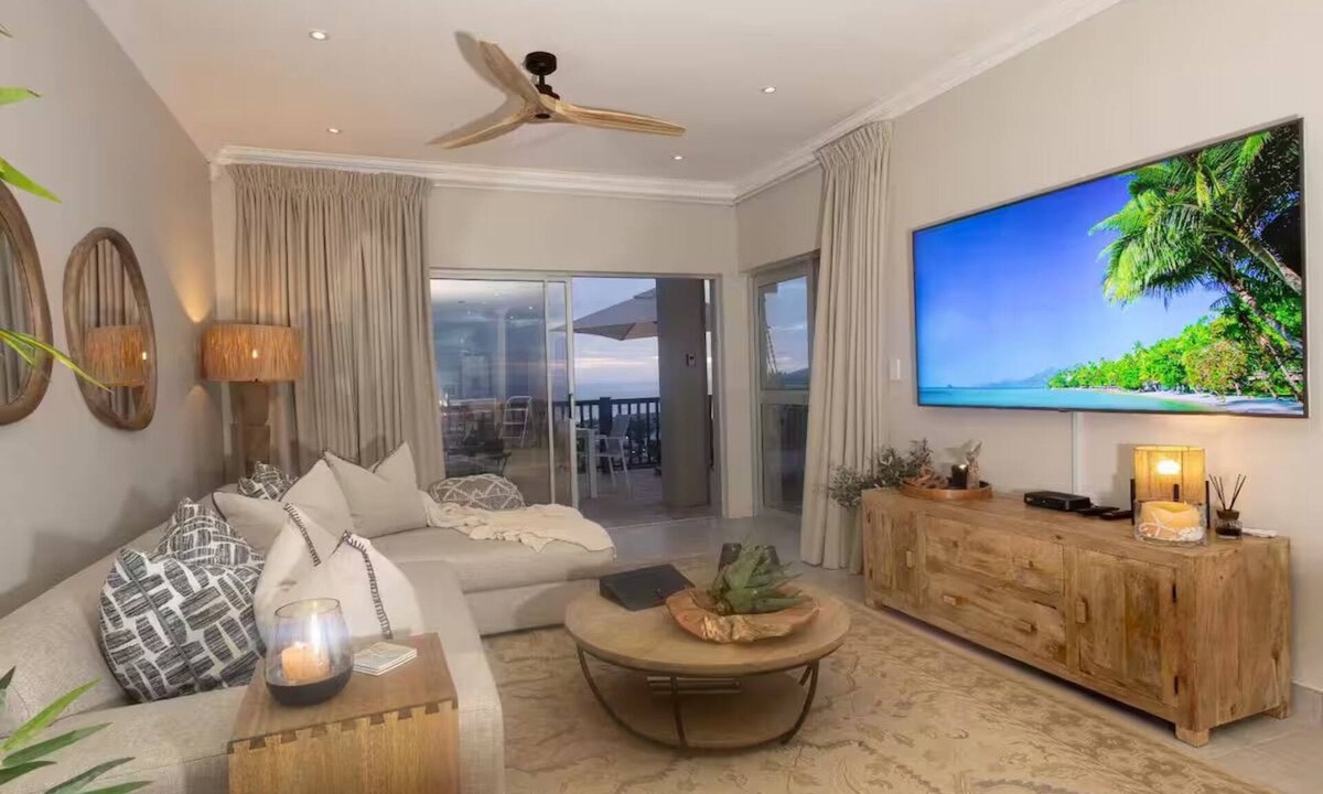 Brenton-on-Sea Apartment | Waves & Whales, Brenton-on-Sea. Salt in the Air. Peace in the Soul!
