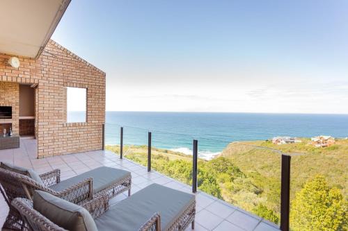 Herolds Bay House | Whale View