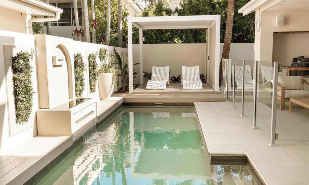 Yaroomba House | Whitehaven ~ 100m to Beach + Heated Private Pool