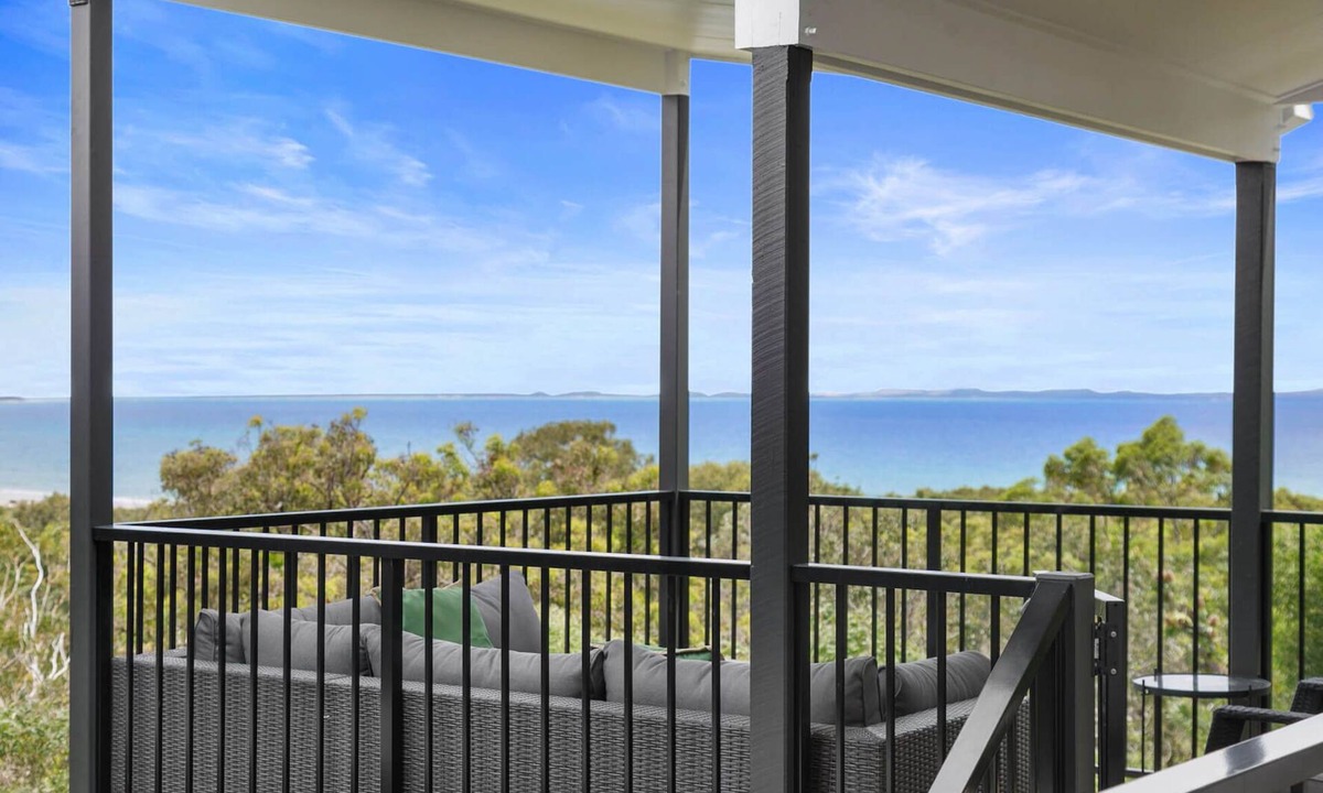 Point Lookout House | “Yarabin” is a completely renovated, spacious family home