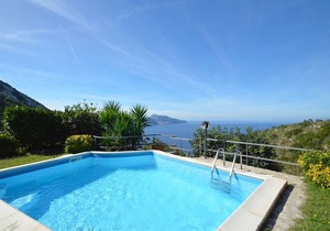 AMORE RENTALS - Villa Posidonia 1 with Sea View, Swimming Pool and Garden