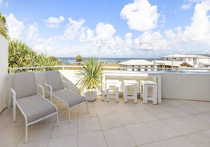 Lennox Head Waves Beachfront Penthouse