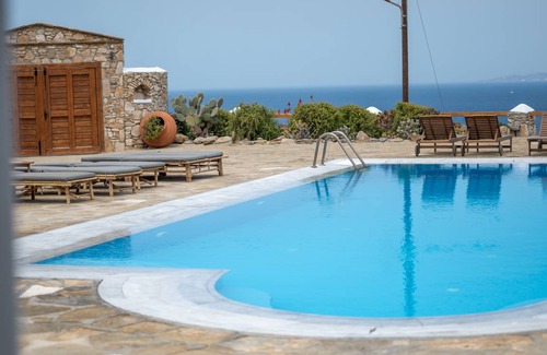 Agios Ioannis Villa | 350 m² Villa ∙ 7 bedrooms ∙ 15 guests