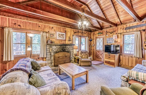 West Village Cabin | 92 m² Cabin ∙ 2 bedrooms ∙ 6 guests