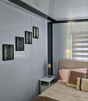 True House | Cozy Foldable Container Pipestem Getaway For 2