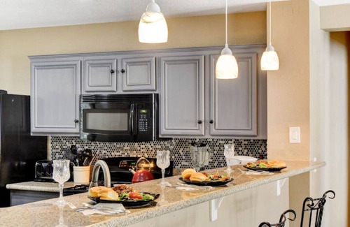 Sunrise Manor House | Peaceful POOL- 6beds 3bedrms Kids ok Nellis Close