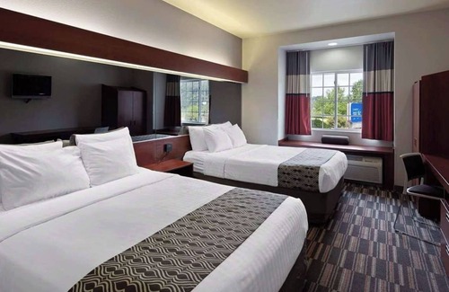 Morgantown Hotel | Perfect Morgantown Base - Your Comfortable Room Awaits | Free Breakfast