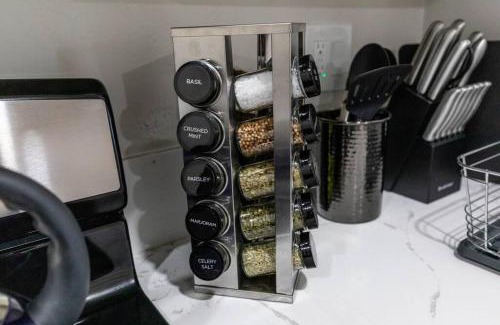 San Diego House | San Diego's Cozy Gem