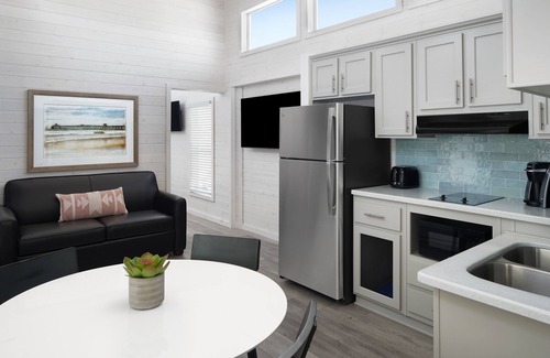 Lincoln Acres Hotel | Sun Outdoors San Diego Bay