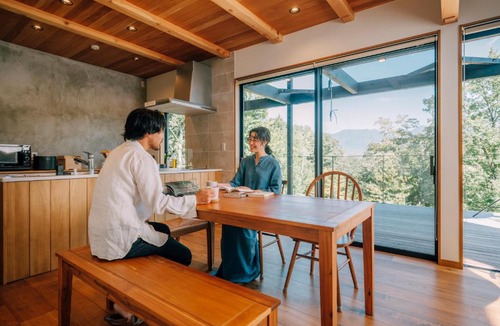 Komoro Villa | お子さま連れ歓迎 森のやさしいサウナ付き一棟貸し -ご家族ご夫婦限定-