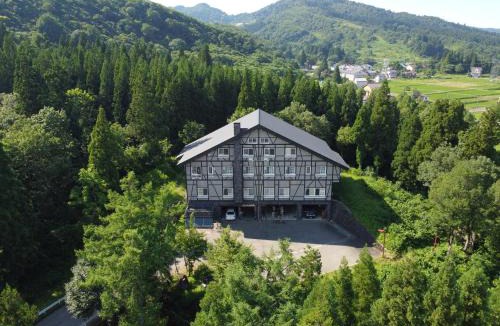 Minamiuonuma Hotel | こぐりやま山荘
