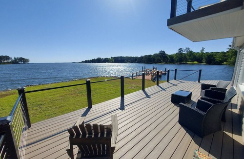 Lexington House | 10 Mile View on Lake Murray, SC, Putting Green, Hot Tub, Lake Edge Fire Pit