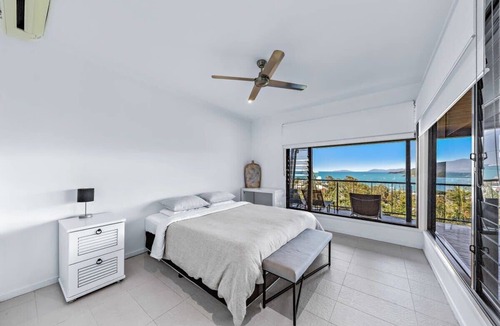 Airlie Beach House | 15 Kara - Stunning 5 Bedroom Home With Million Dollar Views, walk to Airlie Beac