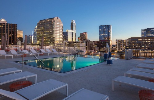 West End Apartment | 2-bedroom - Mobility w/Side Transfer Shower in cool Austin