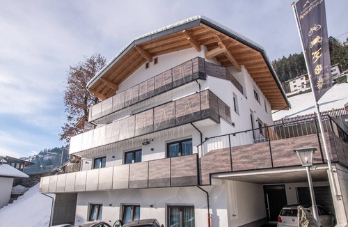 Kaltenbach Apartment | 2 bedrooms, kitchen, bathroom, next to the valley run and the valley station