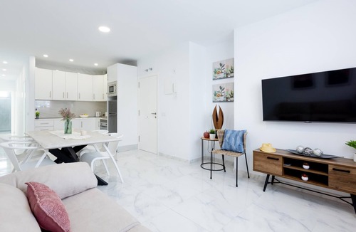 San Isidro Apartment | 2 Moderno Edificio Emilia