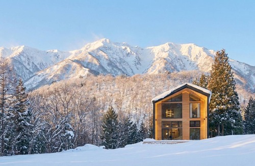 Iida Villa | 2026 New open! Slope-Front, True Ski-In/Ski-Out Luxury Villa in HAKUBA.