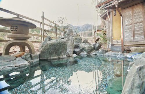 Nagawa Villa | 24時間源泉かけ流しを ひとりじめできる 一棟貸しVilla安曇野