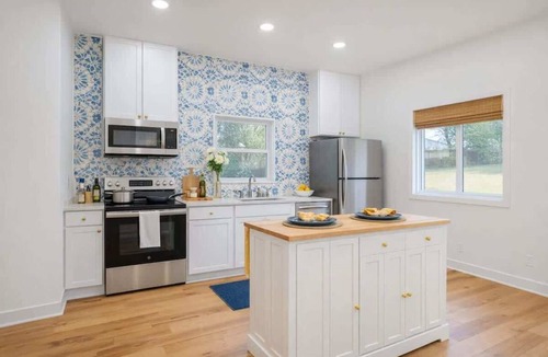 Charlotte House | 25% Off Before School! Sauna + Hot Tub + Roof Top