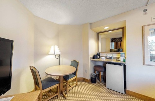 Mount Crested Butte Apartment | 2nd-Floor Studio w/Mtn Views, Shared Outdoor Hot Tub & Heated Pool, Washer/Dryer