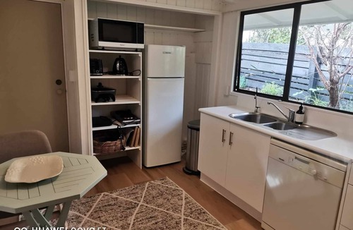 Snells Beach Apartment | 30 steps to beach