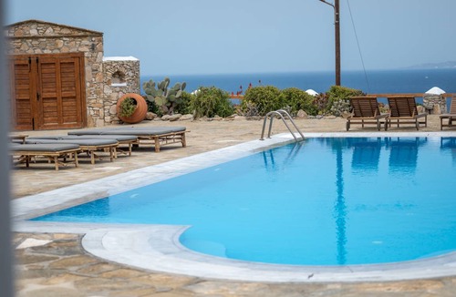 Agios Ioannis Villa | 350 m² Villa ∙ 7 bedrooms ∙ 15 guests