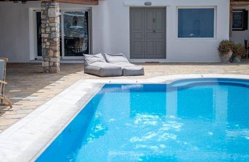 Agios Ioannis Villa | 350 m² Villa ∙ 7 bedrooms ∙ 15 guests