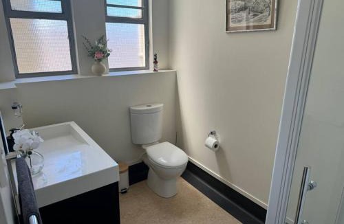 Hastings Apartment | 4 large bedroom Apartment in the City