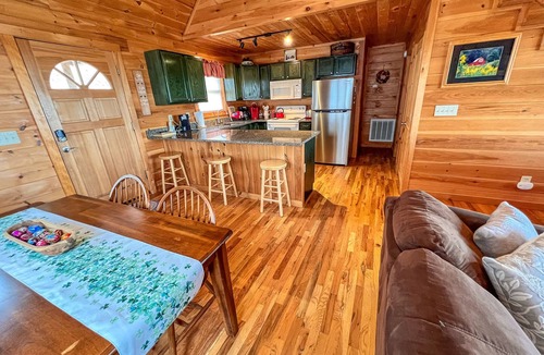 Buck Mountain Cabin | 4th of July Still Avail! 3BR/2BA near West Jefferson w/Long Range Views
