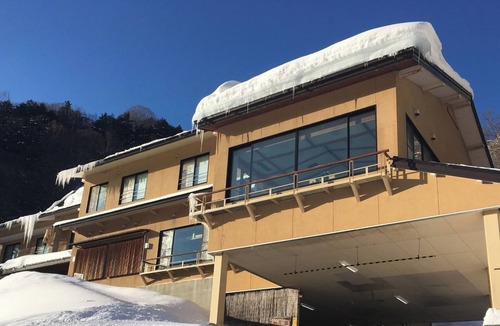 Matsumoto Hotel | A 6tatami Japanesestyle room with a view of the /Matsumoto Nagano