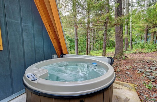 Valley Hill Cabin | A-Frame Nest | Cabin in Hendersonville, NC | 3 Bedrooms + Loft (Sleeps 12)