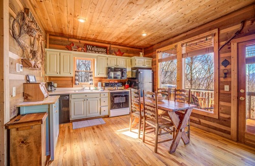 Helen Cabin | A Glimpse of Heaven - 10% OFF or 3rd Night Free - Ask for details!