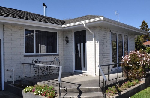 Nelson House | A very comfortable home with river views and walking distance to Nelson City