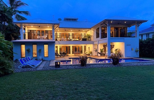 Kewarra Beach House | Absolute Beachfront Family Retreat with Heated Pool Sleeps 16