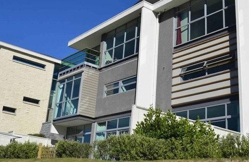 Nukuhau Apartment | Absolute waterfront apartment. Stunning river views. Swimming pool and kayaks.