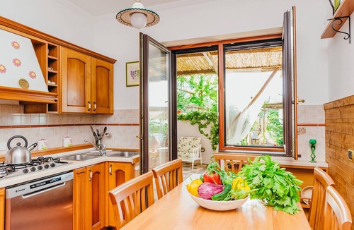 Sant'Agnello Villa | AMORE RENTALS - Villa Tina with Swimming Pool, Sea View, Garden and Parking