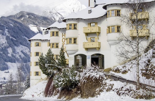 Matrei in Osttirol Apartment | Aparthotel with swimming pool and private sauna