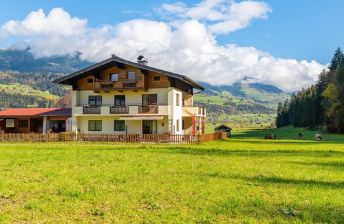 Hollersbach im Pinzgau Apartment | Apartment in a quiet location, on the edge of the forest