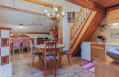 Bramberg am Wildkogel Apartment | Apartmenet on farm near 2 ski resorts