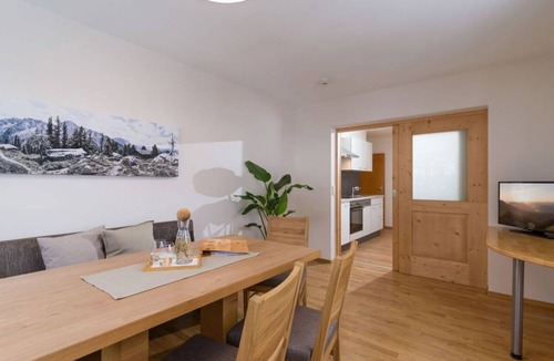 Itter Apartment | Apartment 6 - Fuchs Apartment Building