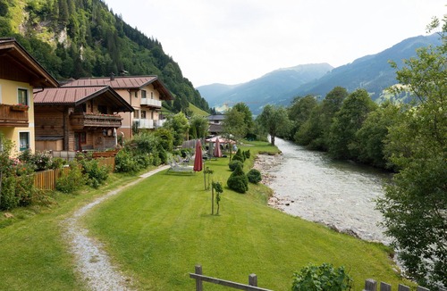 Grossarl Apartment | Apartment 'Gästehaus Egger 1' with Mountain View, Balcony and Wi-Fi