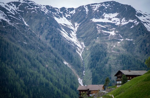 Innervillgraten House | Apartment Kreuzspitze on the second floor at House Gutwenger