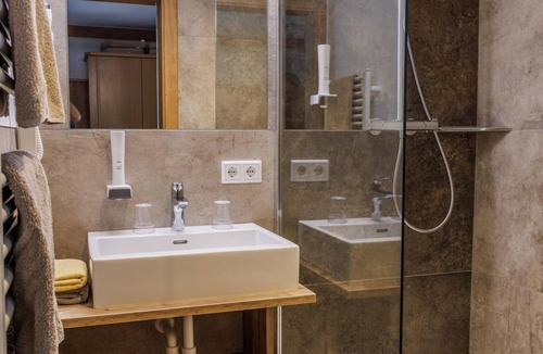 Schildlehen Bed & Breakfast | App. 105 - 1 bedroom, living room/kitchen, bathroom - Aparthotel Das Hochkönig