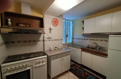 Castellammare di Stabia Apartment | Appartamento Confortevole da 2 a 5 Posti Letto, Situato nel Centro Storico